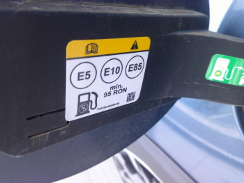 Photo 22 du bon plan FORD Fiesta 1.0 Flexifuel 95ch Active X 5p occasion à 18900 €