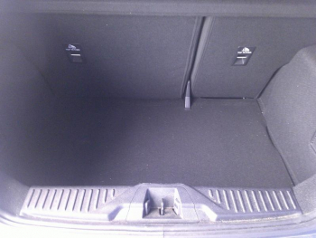 Photo 24 du bon plan FORD Fiesta 1.0 Flexifuel 95ch Active X 5p occasion à 18900 €