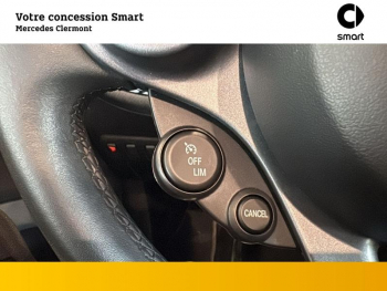 Photo 19 du bon plan SMART Fortwo Cabriolet EQ 82ch prime occasion à 21970 €