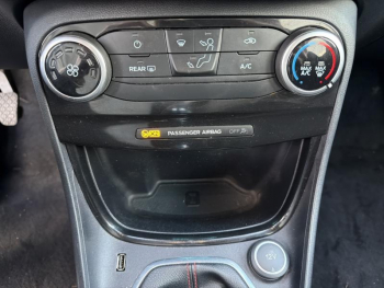 Photo 24 du bon plan FORD Puma 1.0 Flexifuel 125ch S&S mHEV ST-Line occasion à 17980 €