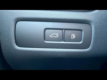 Photo 20 du bon plan VOLVO XC60 T6 Hybride Rechargeable 253 + 145ch Ultra Style Dark Geartronic 8 AWD occasion à 77200 €