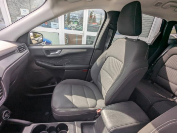 Photo 23 du bon plan FORD Kuga 2.5 Duratec 190ch FHEV E85 Titanium BVA occasion à 24312 €