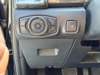 Photo 13 du bon plan FORD Ranger VUL 2.0 TDCi 213ch Double Cabine Wildtrak BVA10 occasion à 31990 €