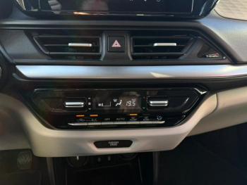 Photo 16 du bon plan SUZUKI Swift 1.2 Hybrid 83ch Pack AllGrip occasion à 18290 €