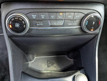 Photo 13 du bon plan FORD Fiesta 1.0 Flexifuel 95ch Titanium Business 5p occasion à 15490 €