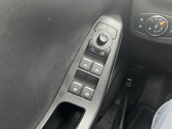 Photo 12 du bon plan FORD Puma 1.0  E85 Flexifuel 125ch S&S mHEV Titanium occasion à 18970 €