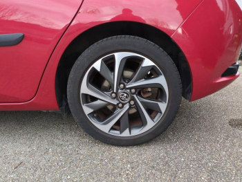 Photo 11 du bon plan TOYOTA Auris HSD 136h Design occasion à 11980 €