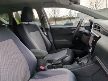 Photo 13 du bon plan TOYOTA Auris HSD 136h Design occasion à 11980 €