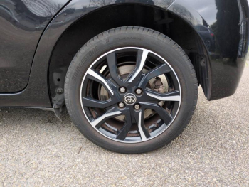 Photo 11 du bon plan TOYOTA Yaris 90 D-4D Design 5p style occasion à 8990 €