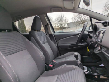 Photo 14 du bon plan TOYOTA Yaris 90 D-4D Design 5p style occasion à 8990 €