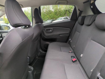 Photo 17 du bon plan TOYOTA Yaris 90 D-4D Design 5p style occasion à 8990 €