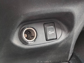 Photo 25 du bon plan TOYOTA Yaris 90 D-4D Design 5p style occasion à 8990 €