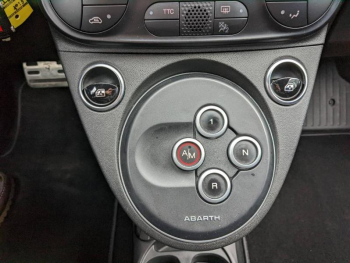 Photo 15 du bon plan ABARTH 500 1.4 Turbo T-Jet 165ch 595 Scorpioneoro BVA E6D full occasion à 19990 €