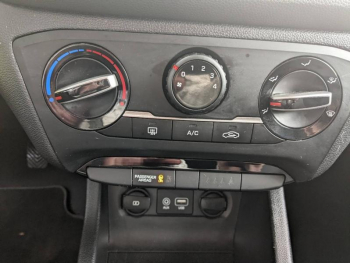 Photo 14 du bon plan HYUNDAI i20 1.0 T-GDi 100ch Intuitive occasion à 11990 €