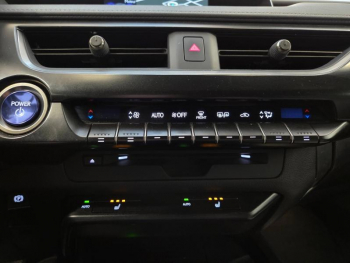 Photo 7 du bon plan LEXUS UX 250h 2WD Luxe Plus MY21 occasion à 26490 €