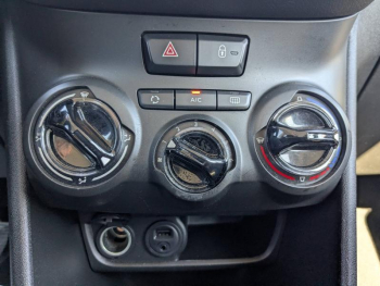 Photo 16 du bon plan PEUGEOT 208 1.0 PureTech Active 5p occasion à 7490 €