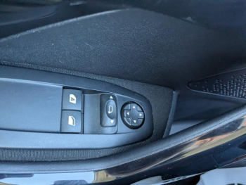 Photo 20 du bon plan PEUGEOT 208 1.0 PureTech Active 5p occasion à 7490 €