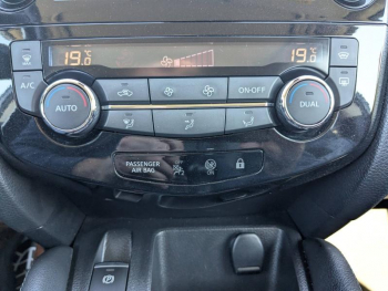 Photo 15 du bon plan NISSAN Qashqai 1.3 DIG-T 140ch Tekna 2019 Euro6-EVAP occasion à 14490 €