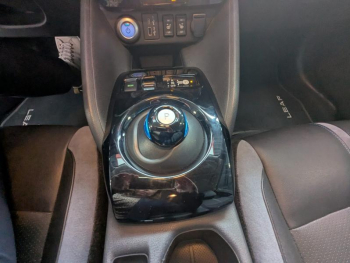 Photo 18 du bon plan NISSAN Leaf 150ch 40kWh Tekna 21.5 occasion à 14990 €