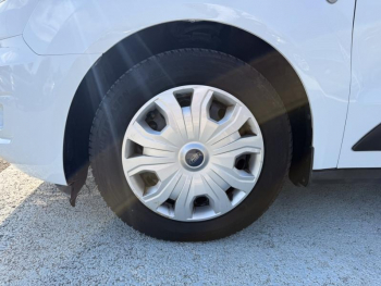 Photo 27 du bon plan FORD Transit Connect VUL L1 1.0E 100ch E85 Trend occasion à 13490 €