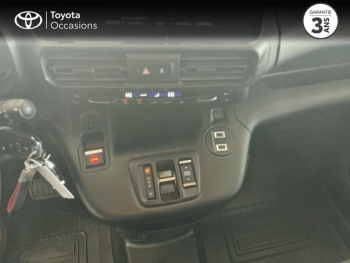 Photo 24 du bon plan TOYOTA PROACE CITY Medium 130 D-4D Start BVA Pack Confort occasion à 21970 €