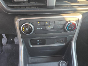 Photo 23 du bon plan FORD EcoSport 1.0 EcoBoost 100ch Trend Euro6.2 occasion à 10490 €