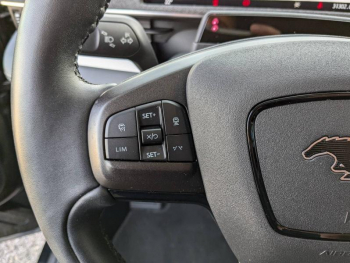 Photo 9 du bon plan FORD Mustang Mach-E 269ch Standard Range 72,6kWh Mach-E Propulsion occasion à 43980 €