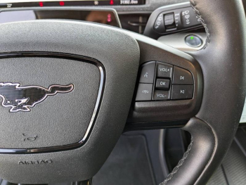 Photo 10 du bon plan FORD Mustang Mach-E 269ch Standard Range 72,6kWh Mach-E Propulsion occasion à 43980 €