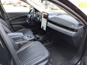 Photo 15 du bon plan FORD Mustang Mach-E 269ch Standard Range 72,6kWh Mach-E Propulsion occasion à 43980 €