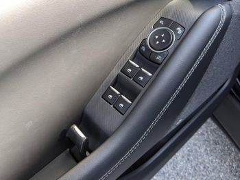 Photo 17 du bon plan FORD Mustang Mach-E 269ch Standard Range 72,6kWh Mach-E Propulsion occasion à 43980 €