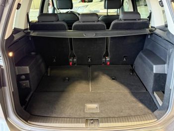 Photo 24 du bon plan VOLKSWAGEN Touran 2.0 TDI 150ch BlueMotion Technology FAP Carat DSG6 7 places occasion à 18900 €