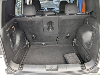 Photo 21 du bon plan JEEP Renegade 1.6 MultiJet 120ch Brooklyn Edition BVR6 occasion à 15900 €