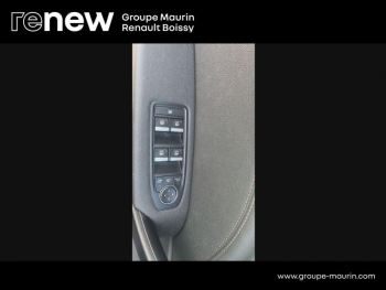 Photo 24 du bon plan RENAULT Captur 1.6 E-Tech hybride 145ch Iconic occasion à 21900 €