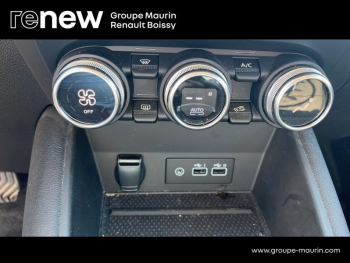 Photo 28 du bon plan RENAULT Captur 1.6 E-Tech hybride 145ch Iconic occasion à 21900 €