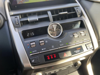 Photo 7 du bon plan LEXUS NX 300h 2WD Luxe Plus MY21 occasion à 27990 €