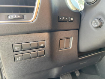 Photo 19 du bon plan LEXUS NX 300h 2WD Luxe Plus MY21 occasion à 27990 €