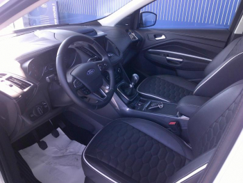 Photo 18 du bon plan FORD Kuga 1.5 Flexifuel-E85 150ch Stop&Start Vignale 4x2 Euro6.2 occasion à 17900 €