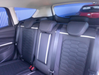 Photo 20 du bon plan FORD Kuga 1.5 Flexifuel-E85 150ch Stop&Start Vignale 4x2 Euro6.2 occasion à 17900 €