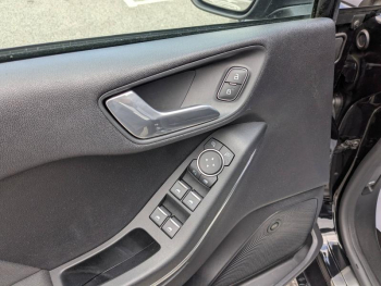 Photo 8 du bon plan FORD Fiesta 1.0 EcoBoost 125ch mHEV ST-Line X 5p occasion à 11900 €