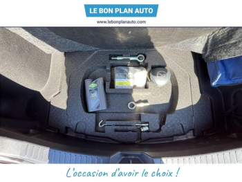 Photo 39 du bon plan RENAULT Captur 1.2 TCe 120ch Stop&Start energy Wave Euro6 2016 occasion à 10480 €