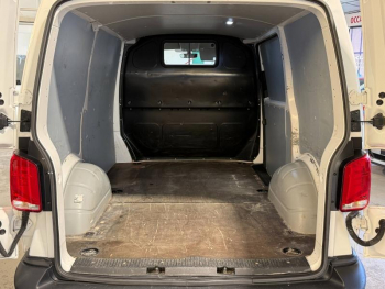 Photo 14 du bon plan VOLKSWAGEN Transporter Fg VUL 2.8T L1H1 2.0 TDI 150ch Business DSG7 occasion à 31900 €