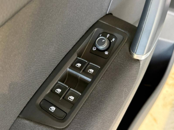 Photo 9 du bon plan VOLKSWAGEN Touran 2.0 TDI 150ch BlueMotion Technology FAP Carat DSG6 7 places occasion à 18900 €