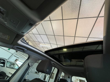 Photo 21 du bon plan VOLKSWAGEN Touran 2.0 TDI 150ch BlueMotion Technology FAP Carat DSG6 7 places occasion à 18900 €