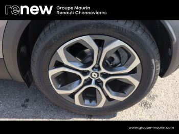 Photo 12 du bon plan RENAULT Captur 1.6 E-Tech hybride 145ch Techno Fast Track occasion à 20999 €