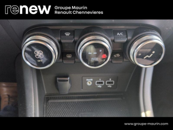 Photo 24 du bon plan RENAULT Captur 1.6 E-Tech hybride 145ch Techno Fast Track occasion à 20999 €