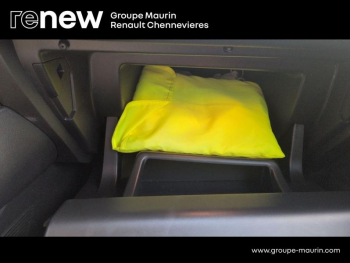 Photo 38 du bon plan RENAULT Captur 1.6 E-Tech hybride 145ch Techno Fast Track occasion à 20999 €