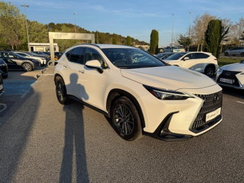Photo 3 du bon plan LEXUS NX 450h+ Luxe 4WD occasion à 44990 €