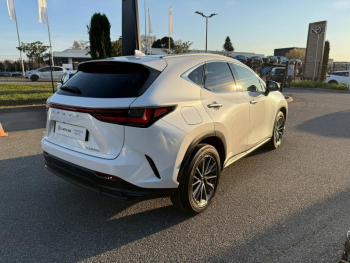 Photo 5 du bon plan LEXUS NX 450h+ Luxe 4WD occasion à 44990 €