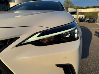 Photo 9 du bon plan LEXUS NX 450h+ Luxe 4WD occasion à 44990 €