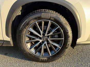 Photo 13 du bon plan LEXUS NX 450h+ Luxe 4WD occasion à 44990 €